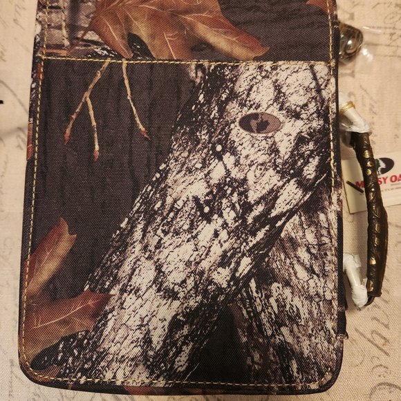 Brand New Mossy Oak Studded Bible Covers (1 Available) - Picture 15 of 16